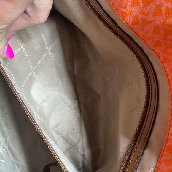 Michael Kors Signature Carter Large Tote Bag Orange / Gray - Picture 10 of 10